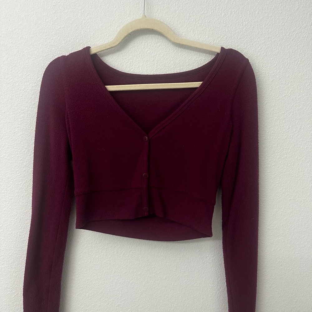Alo yoga Women's -snuggle up cropped cardigan Burgundy